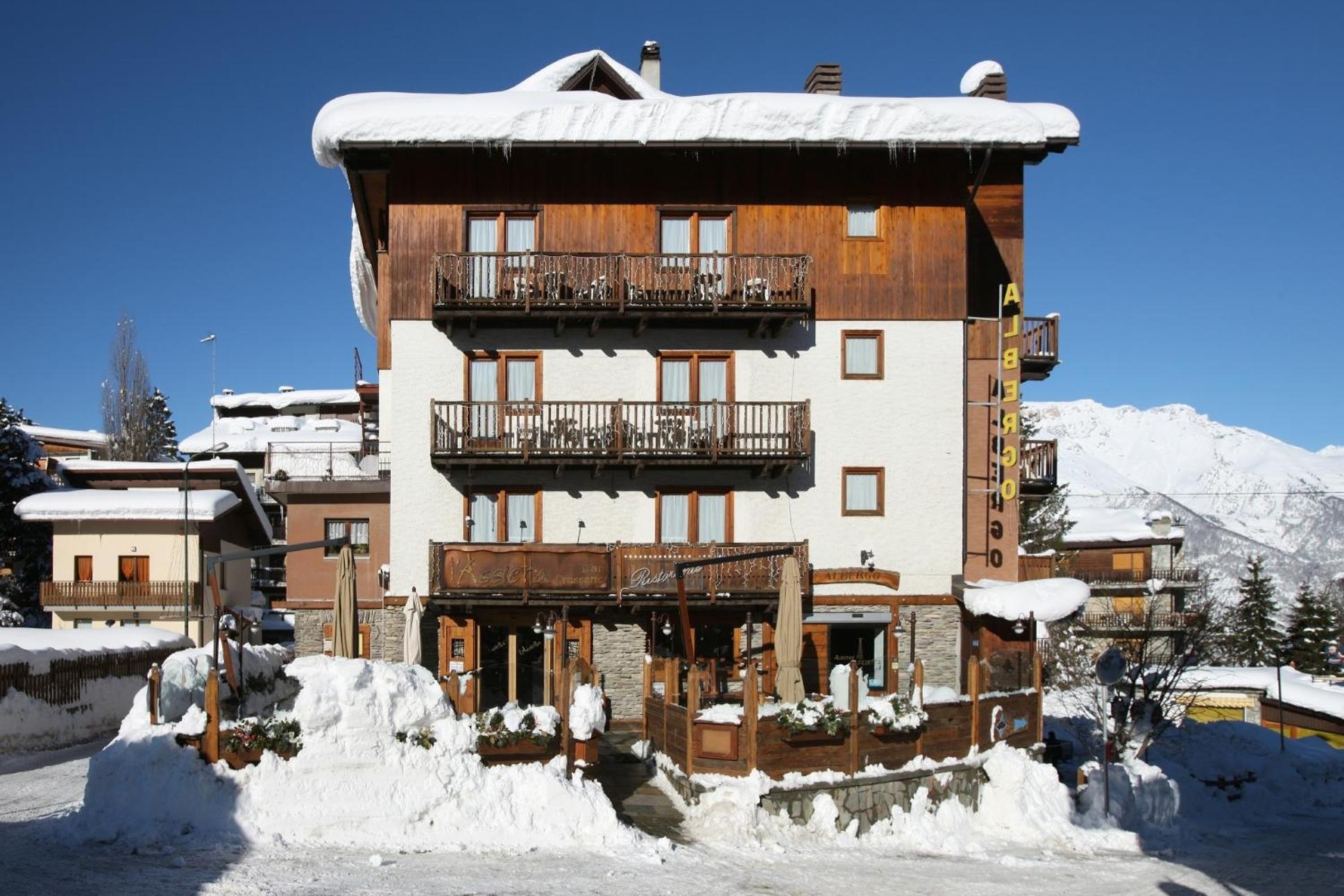 Hotel Assietta Oulx Esterno foto